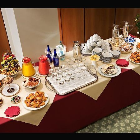 Hotel Cavour Милан Экстерьер фото