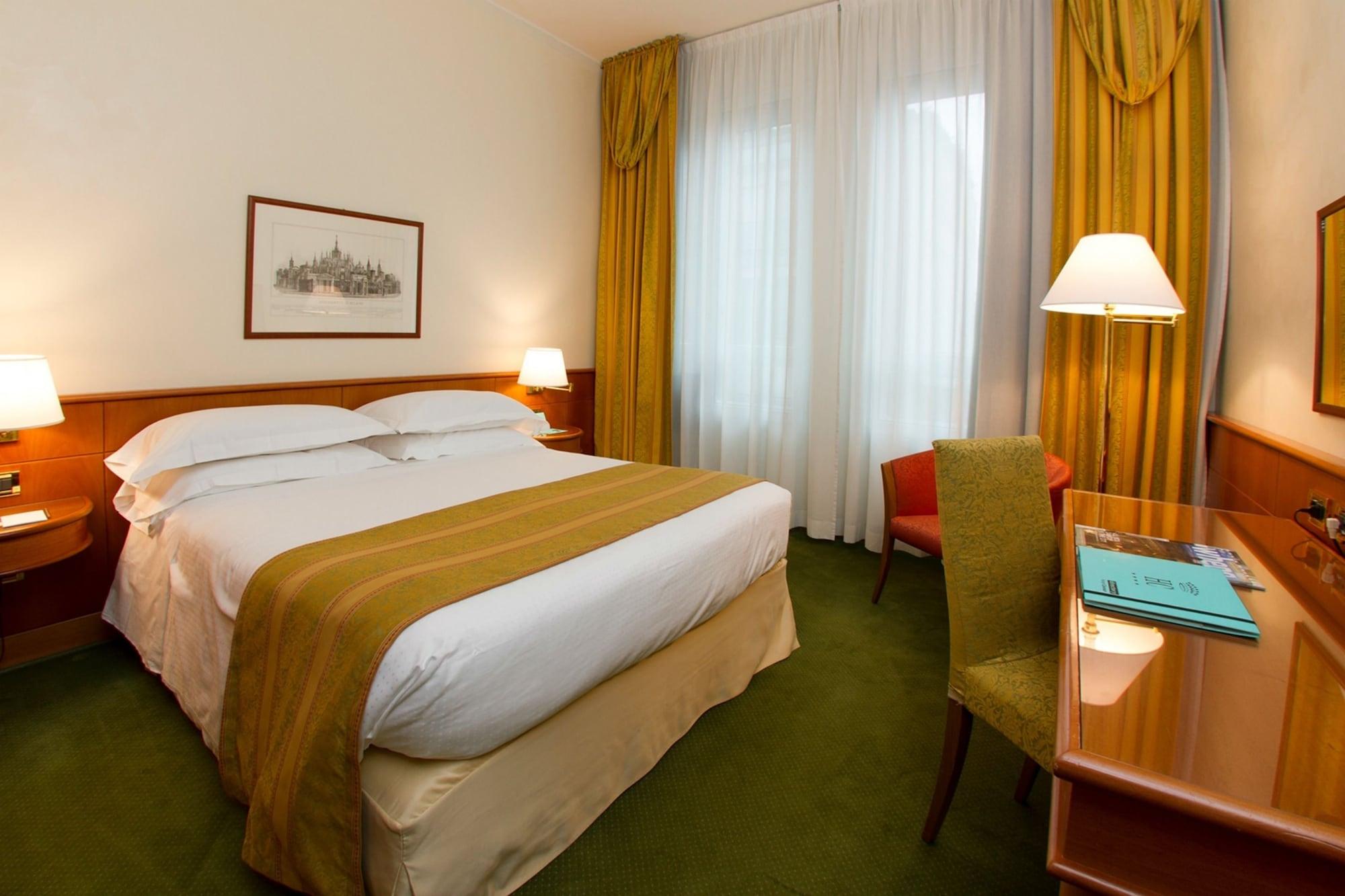 Hotel Cavour Милан Экстерьер фото