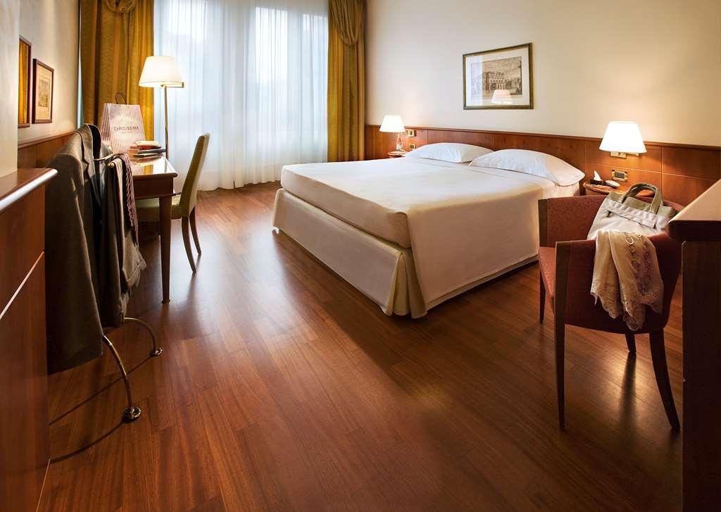 Hotel Cavour Милан Номер фото
