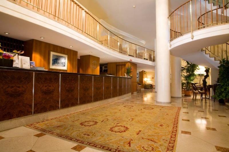 Hotel Cavour Милан Интерьер фото